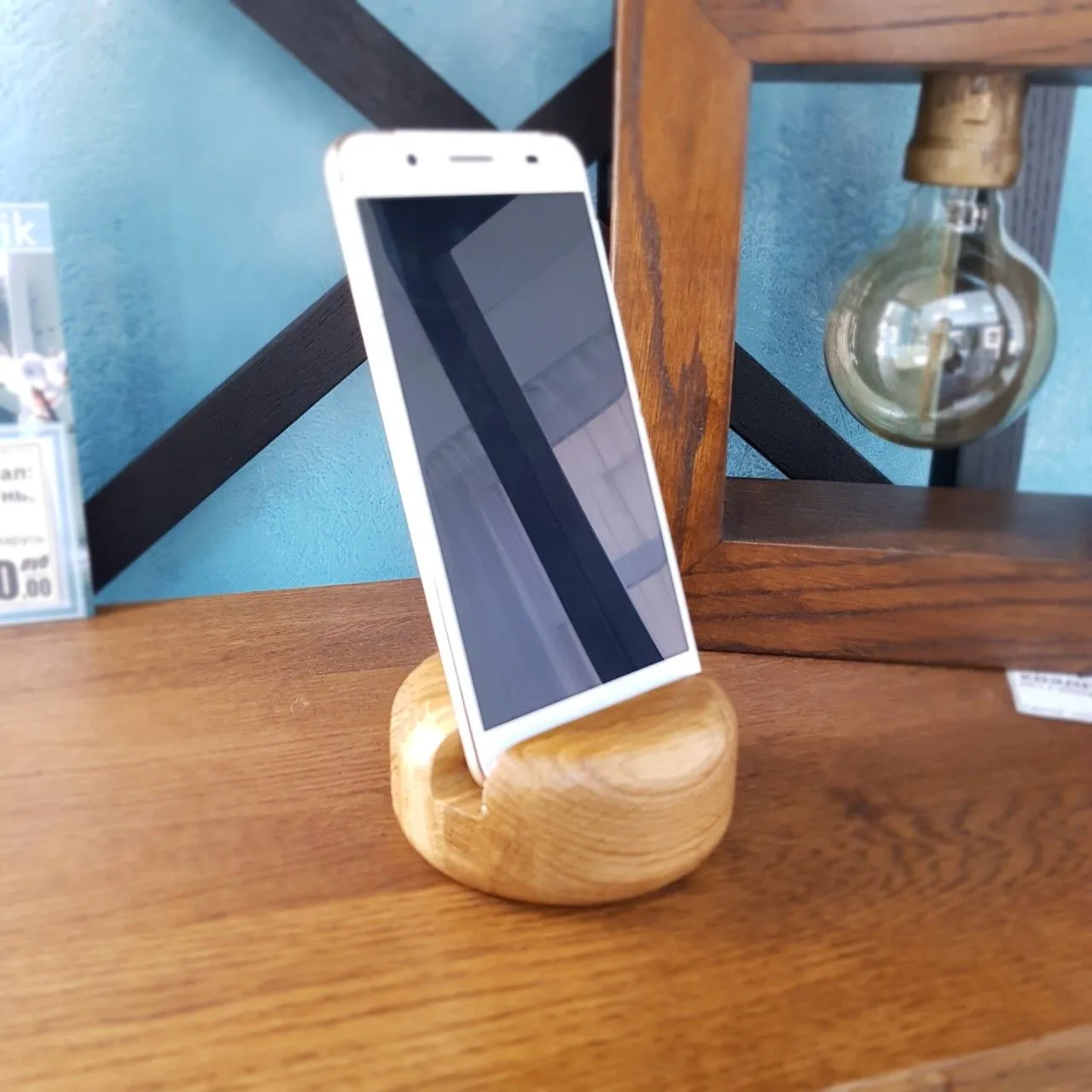 Подставка под телефон деревянная
